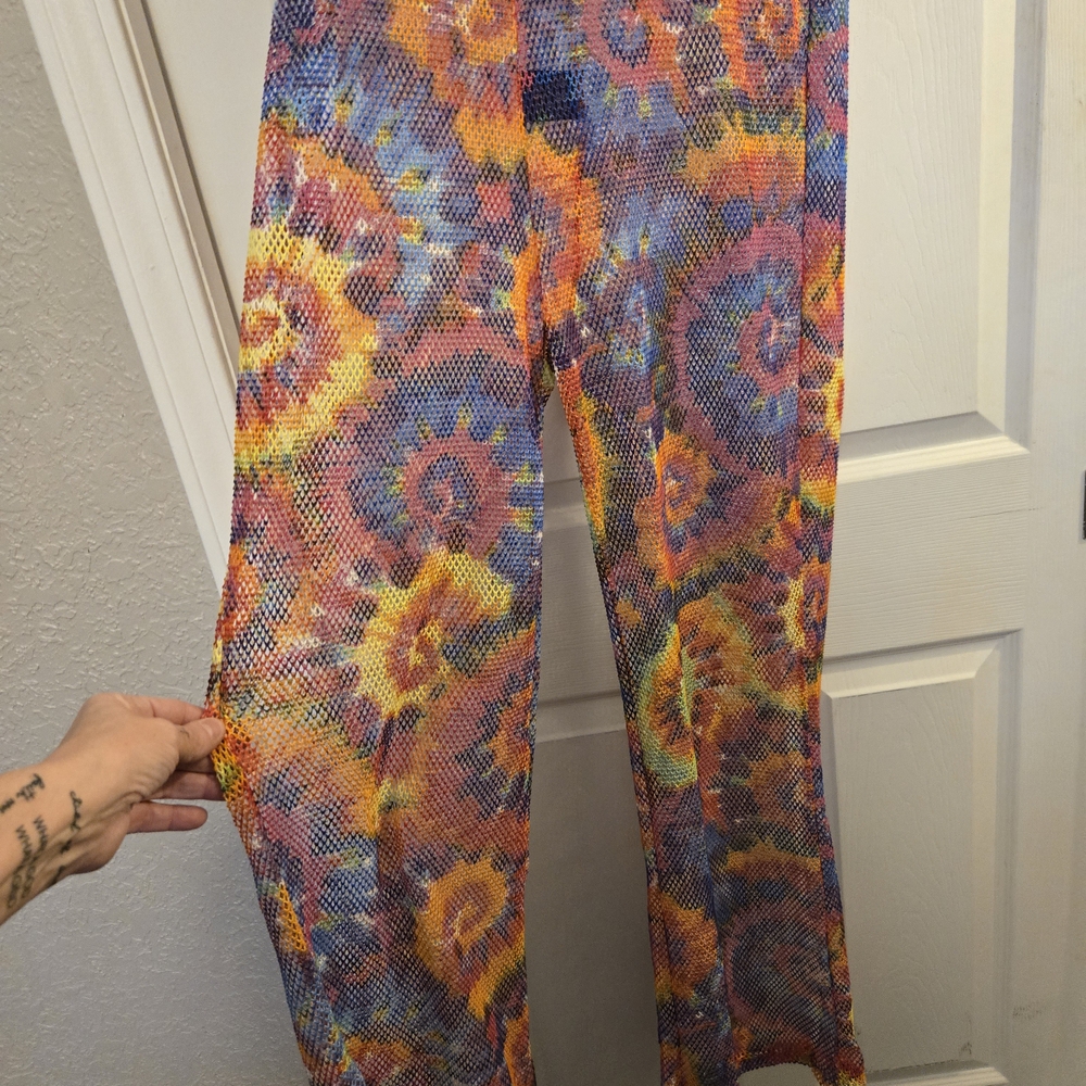 Rouge Helium Multicolor Mesh Cover-Up - Picture 6 of 7